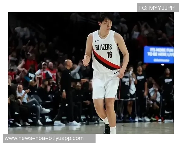 小迈克尔波特半场表现惊艳8中6三分3中3独揽18分助力球队争胜 小迈克尔波特半场表现惊艳8中6三分3中3独揽18分助力球队争胜